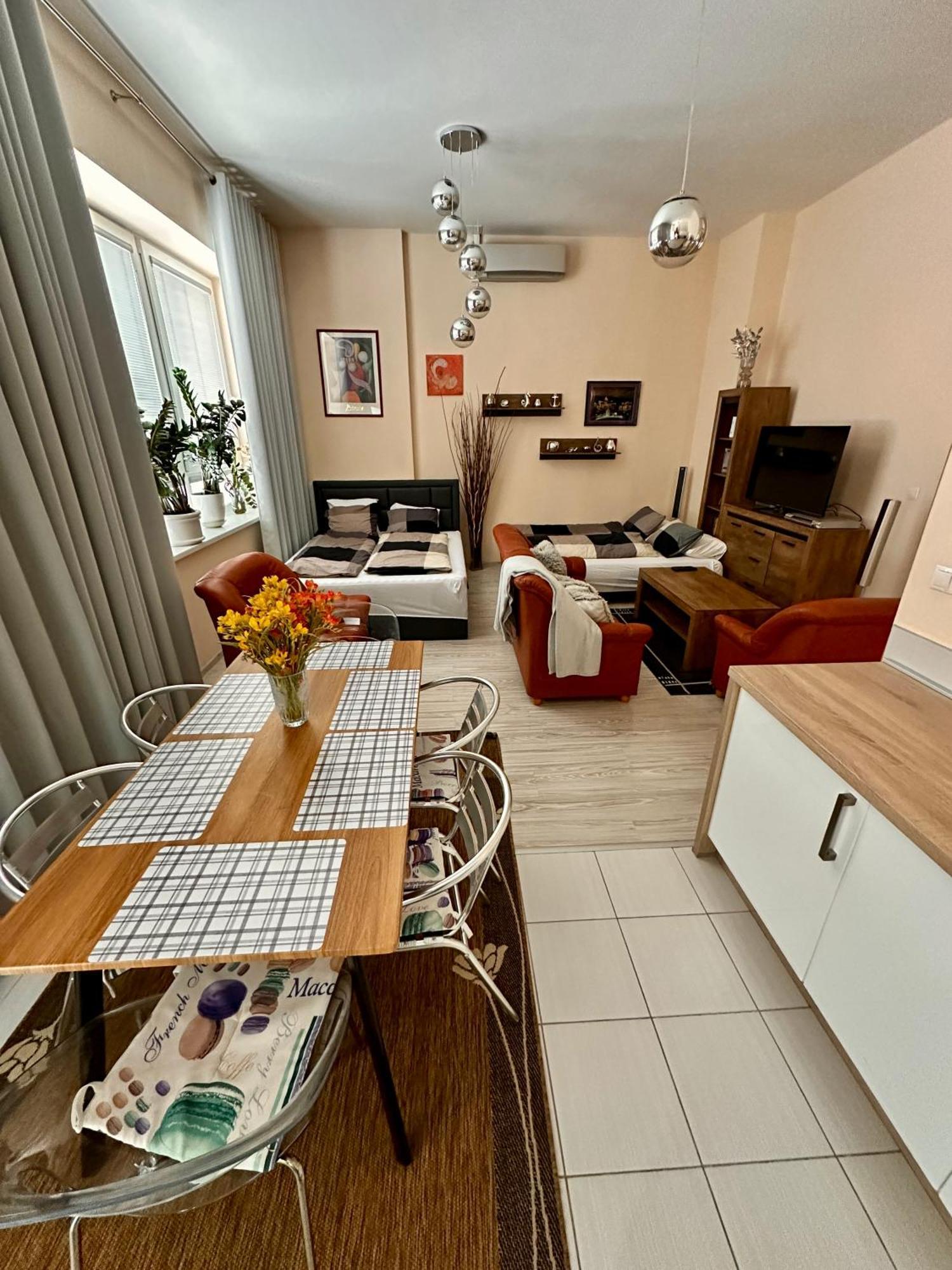 Princess Main Square Apartment Poprad Buitenkant foto