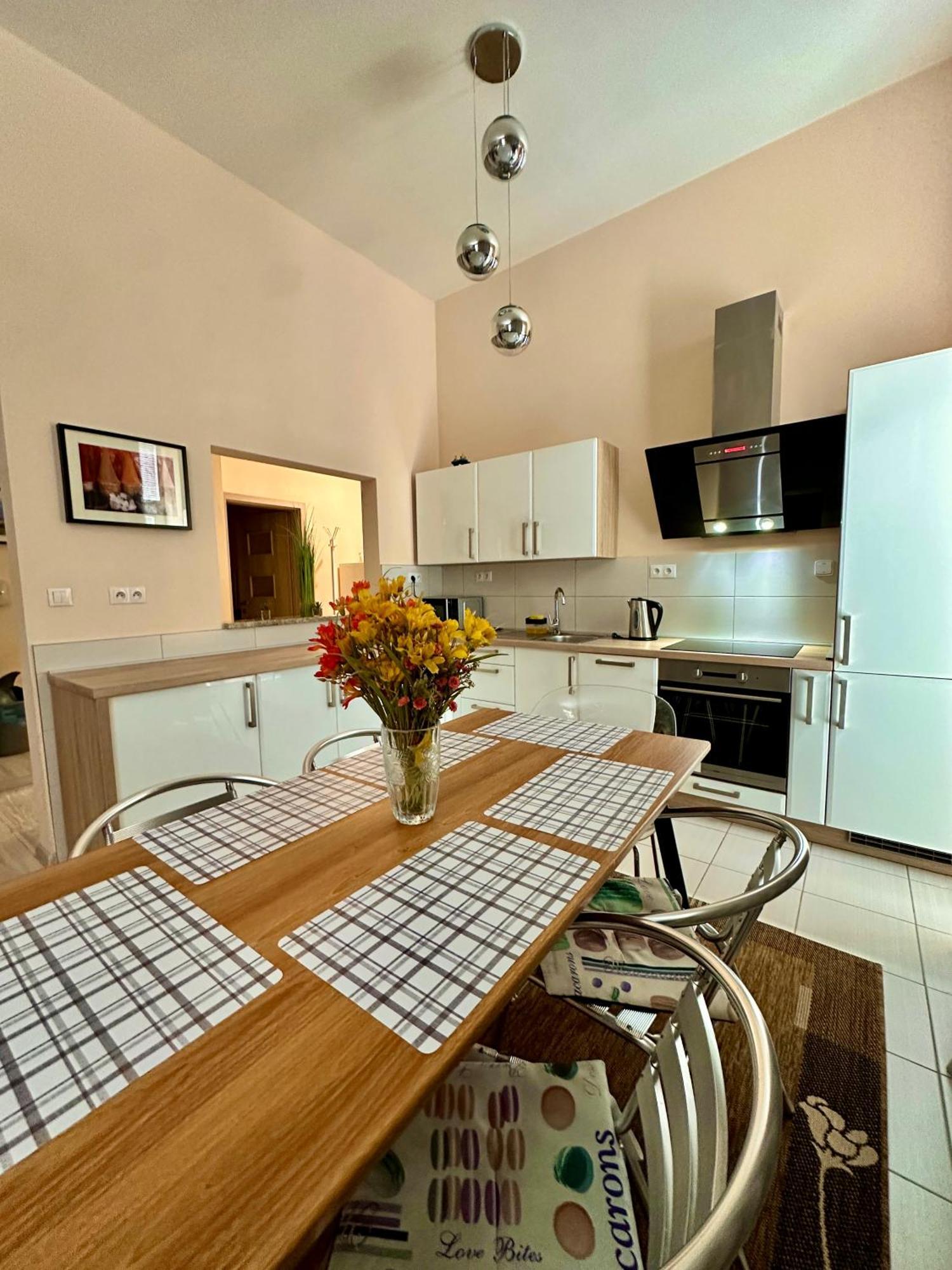 Princess Main Square Apartment Poprad Buitenkant foto